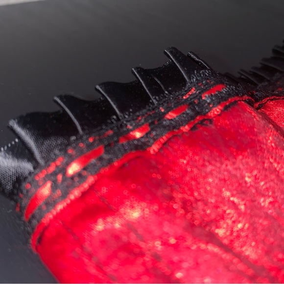 Sexy Red Satin and Black Lace and Embellishment Corset - Picture 3 of 12